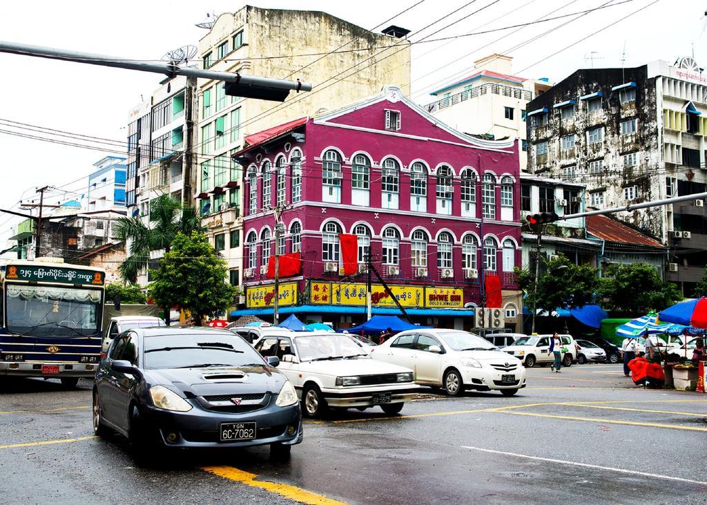 The Sat Yangon Exterior foto