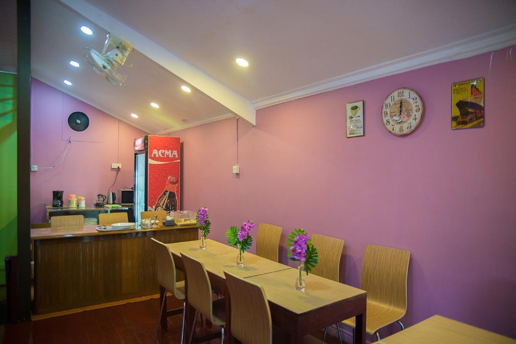 The Sat Yangon Exterior foto