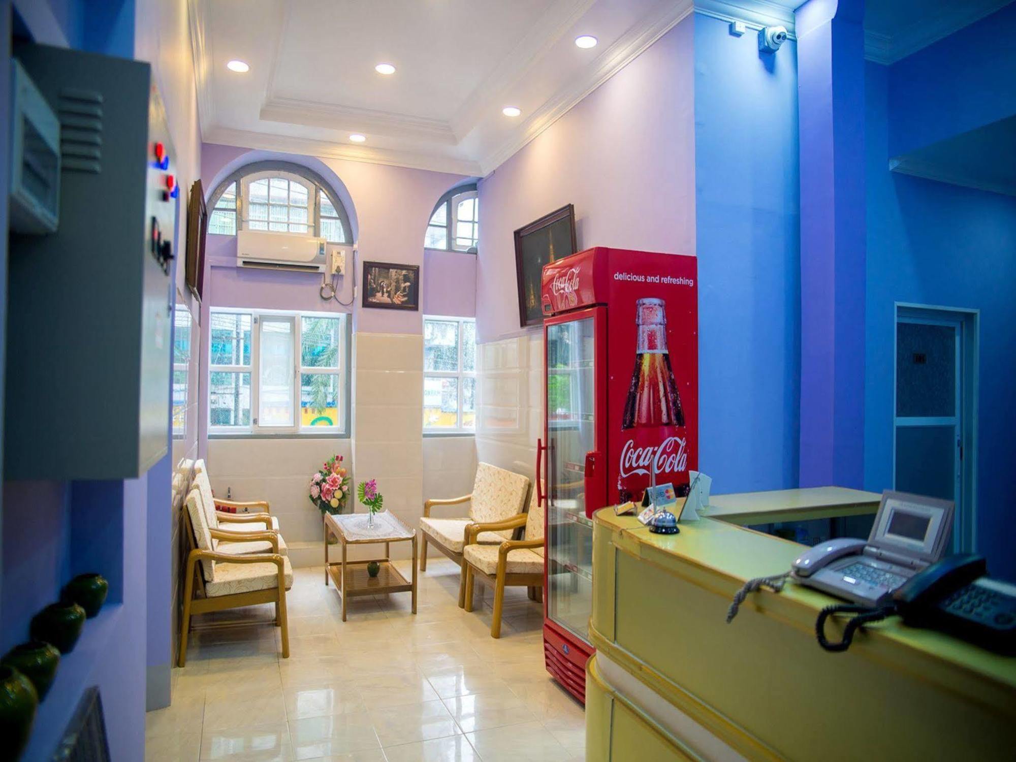 The Sat Yangon Exterior foto