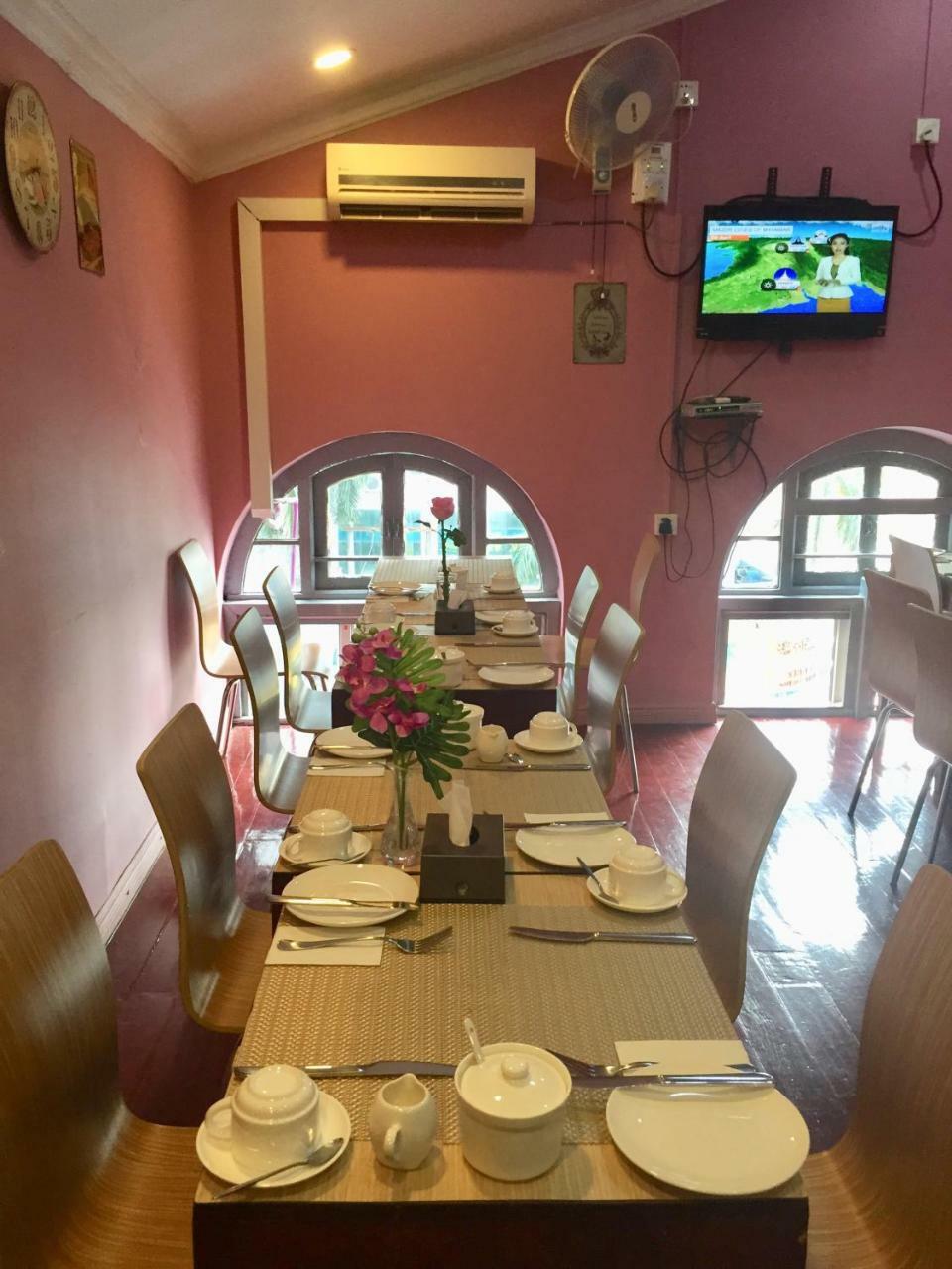 The Sat Yangon Exterior foto