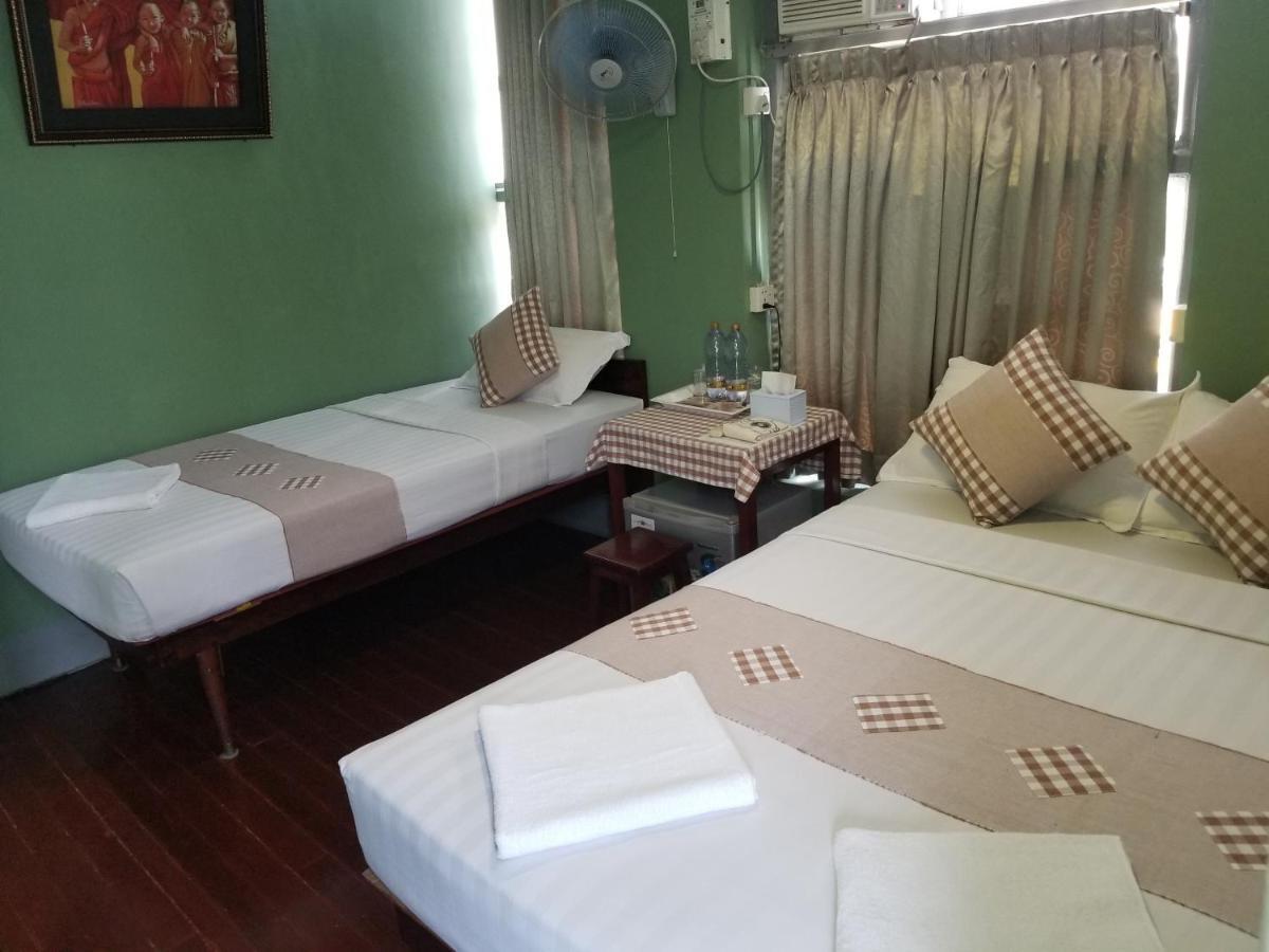 The Sat Yangon Exterior foto
