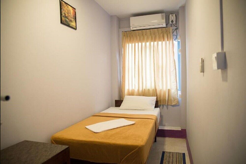 The Sat Yangon Exterior foto